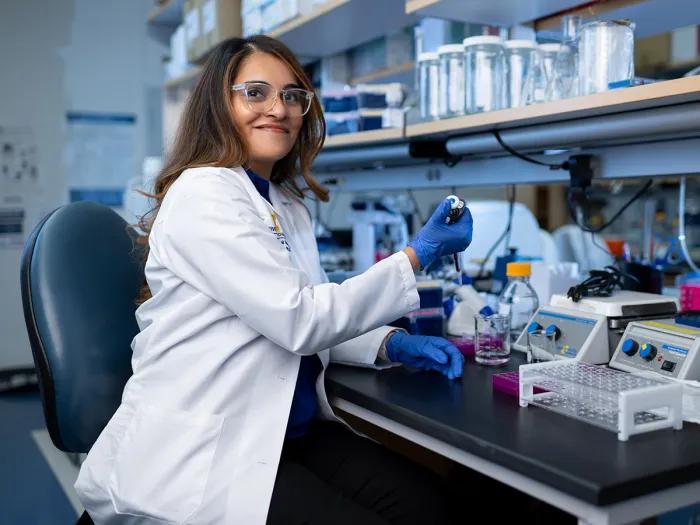 Dr. Shilpa Kodati working in their lab