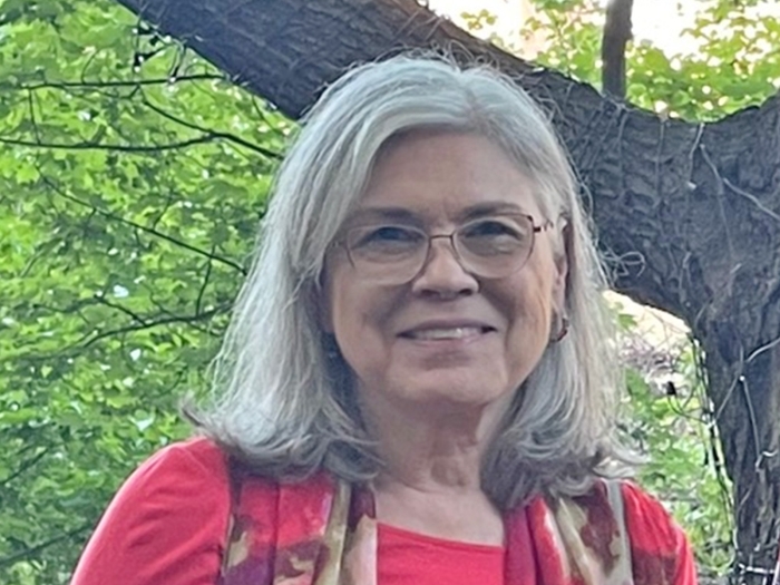 outdoor photo of Debra Thompson