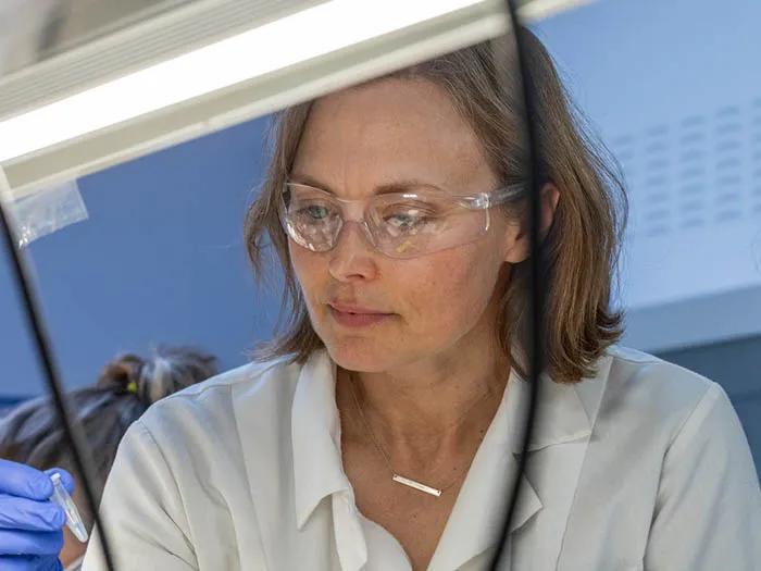 Dr. Michelle Kahlenberg
