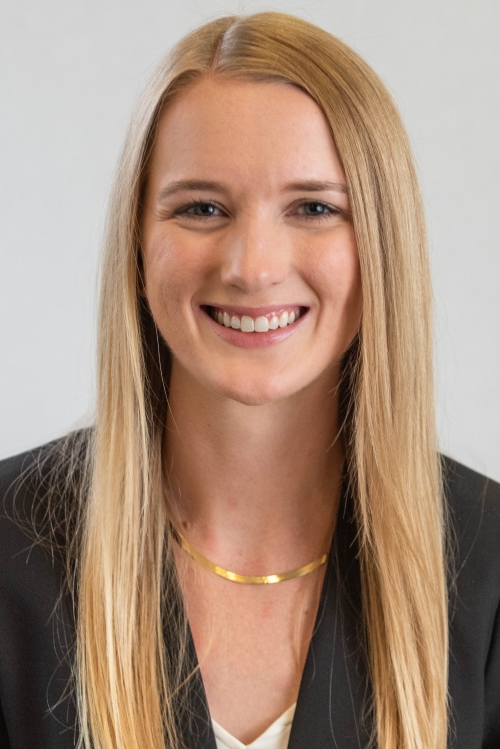 Julia Loula headshot