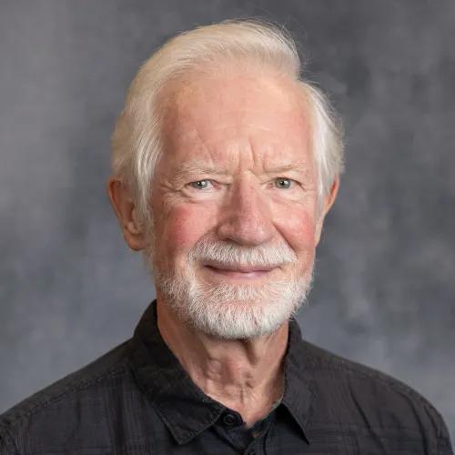 headshot of Jochen Schacht
