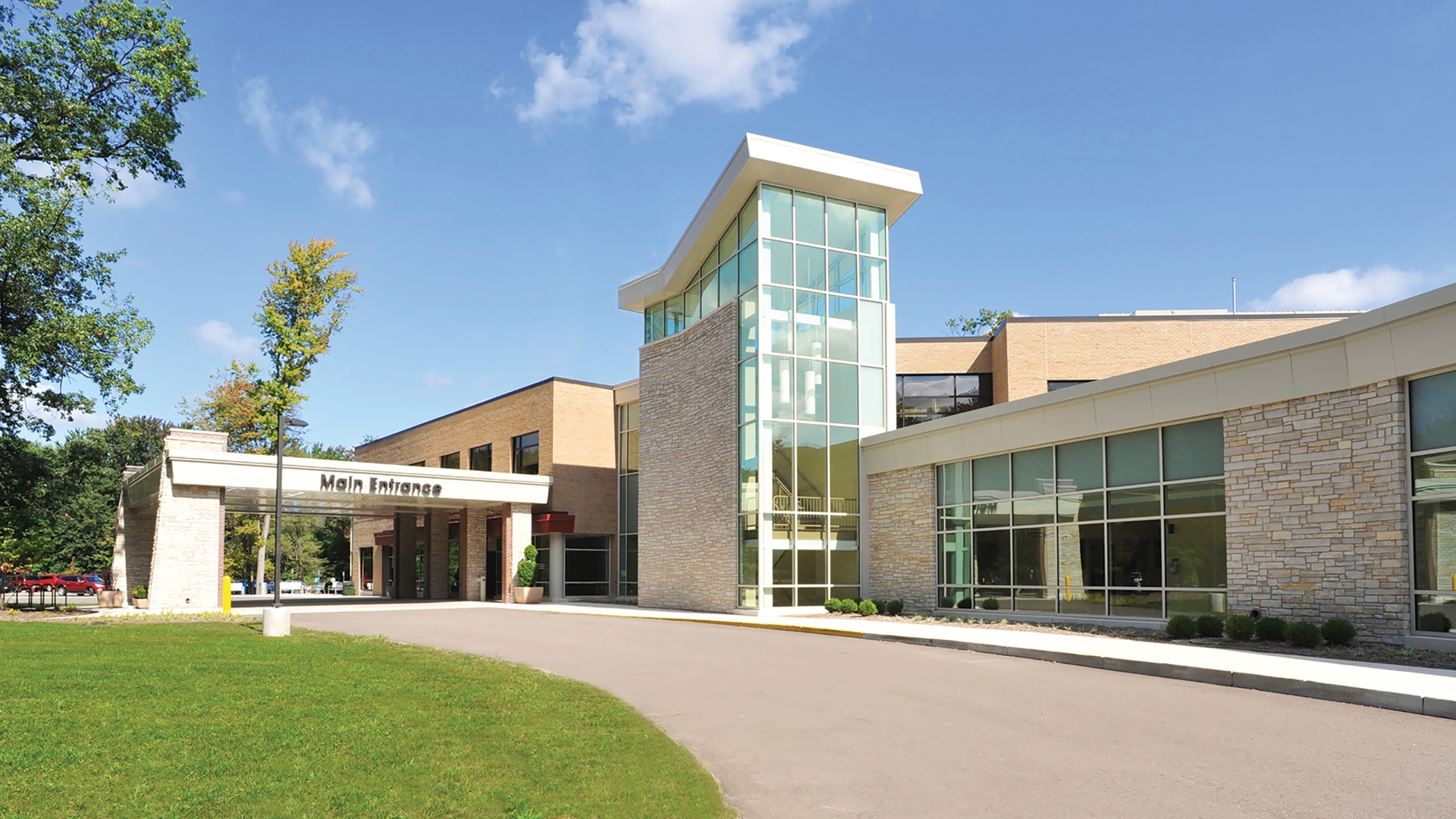 exterior shot of main drive up entrance to the Chelsea Health Center