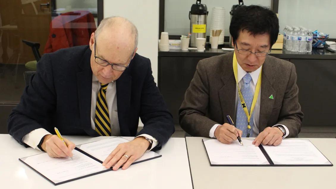 Signing a memorandum of understanding agreement
