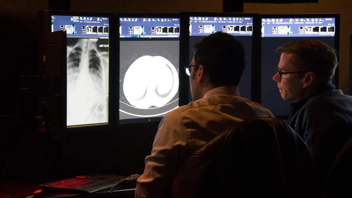 Cardiothoracic radiologists looks at a scan