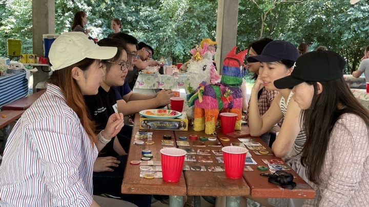 DCMB Students eating at a picnic table