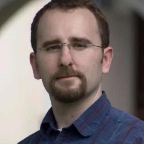Tobias W. Giessen