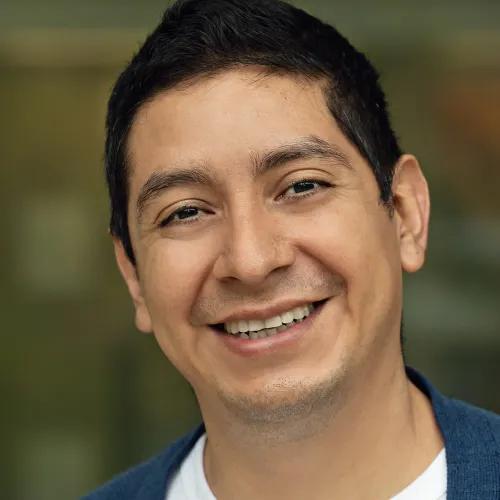 headshot of Eric-Jiminez-Vazquez