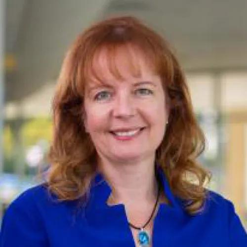 portrait of Dawn Kleindorfer