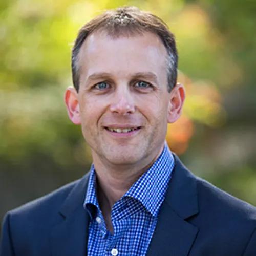 portrait of Lonnie Shea