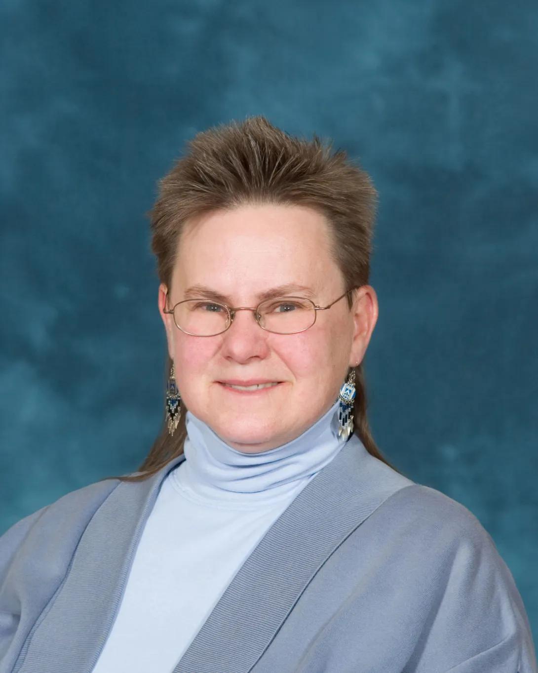 Sara Warber headshot