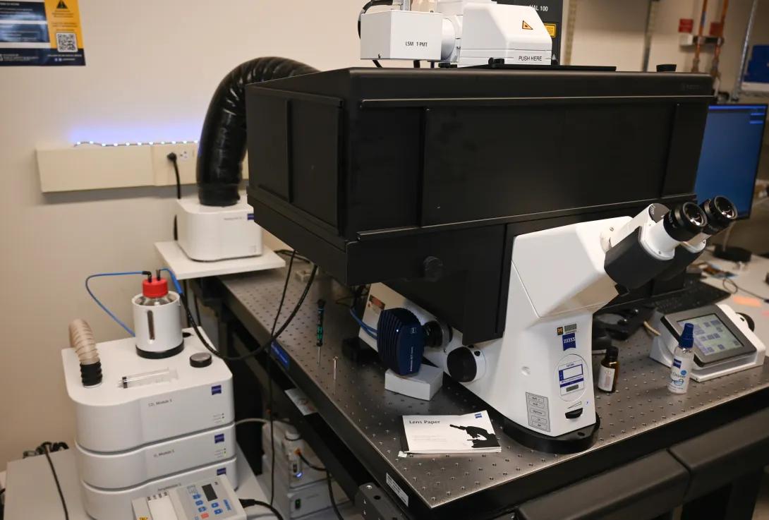 Image of the almost $1M microscope