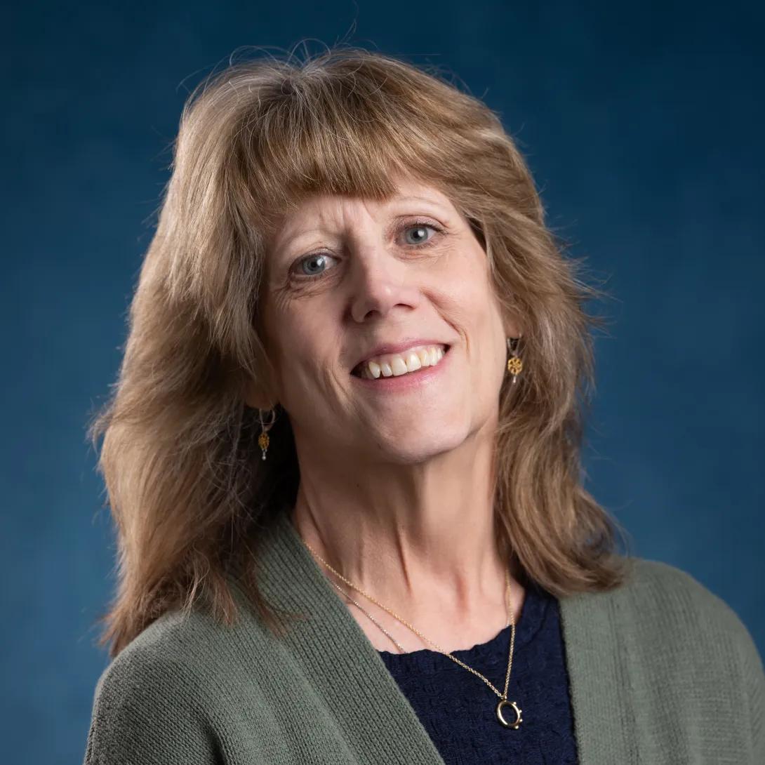 headshot Beth Goodwin