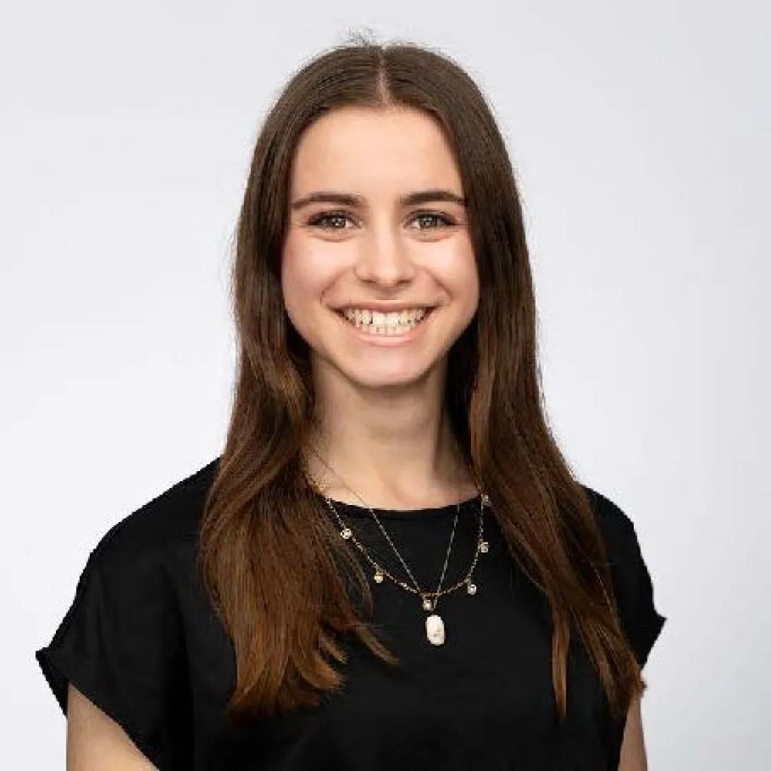 Jessica Muinos headshot