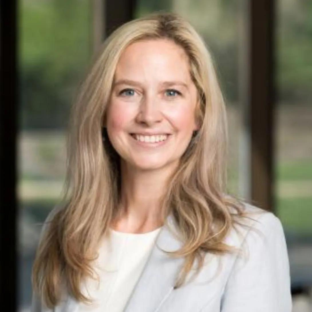 portrait of Amy Bohnert