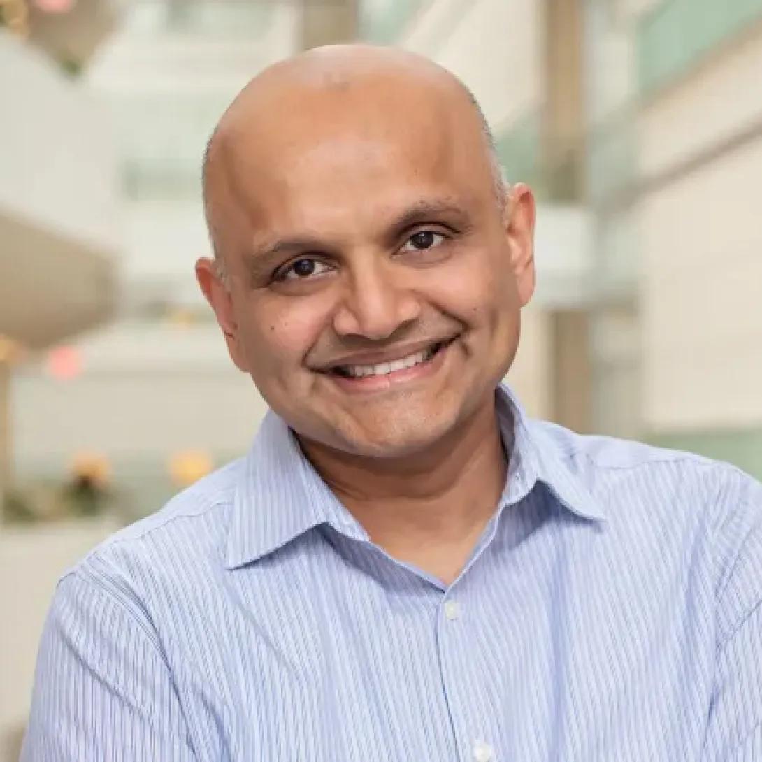 headshot of Manoj Puthenveedu